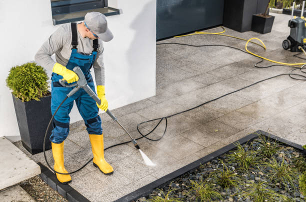 Why Choose Our Certified Pressure Washing Experts for Your Project Needs in Pasadena Hills, FL?